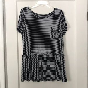 Size L black and white striped pocket peplum tee